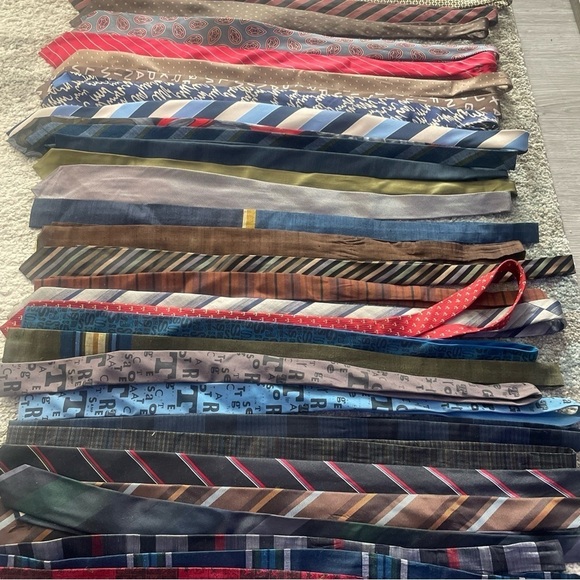 Lot of 50 Vintage NeckTies Gucci, Givenchy, Ernst, Haulinetrigere - Picture 10 of 15